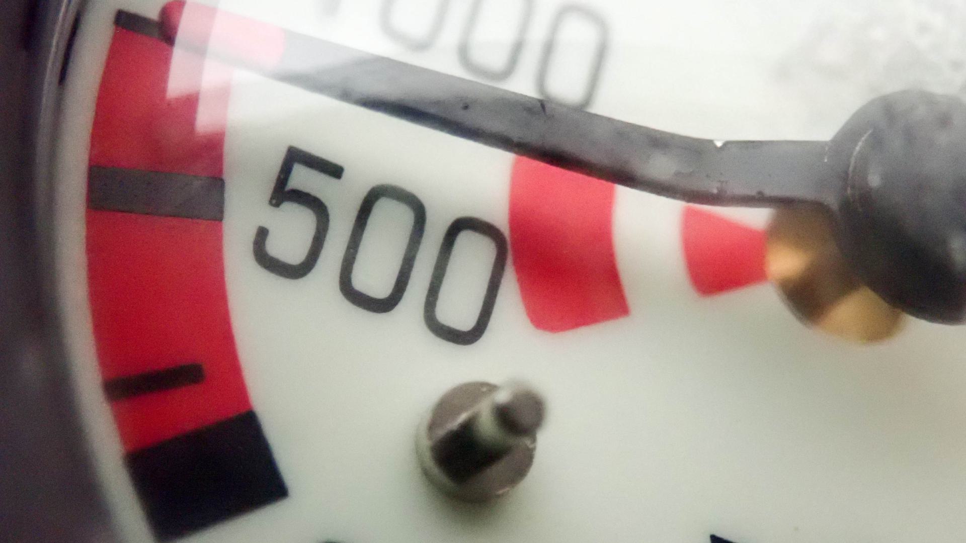 a gauge measuring psi