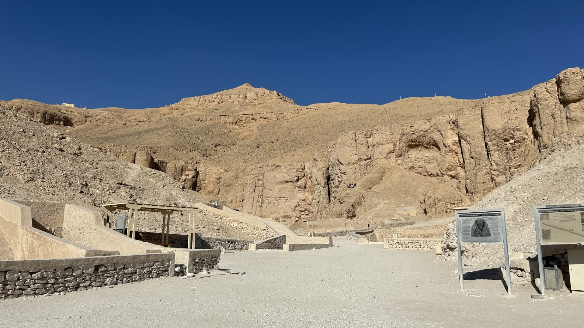 Photo of the Valley of the kings.