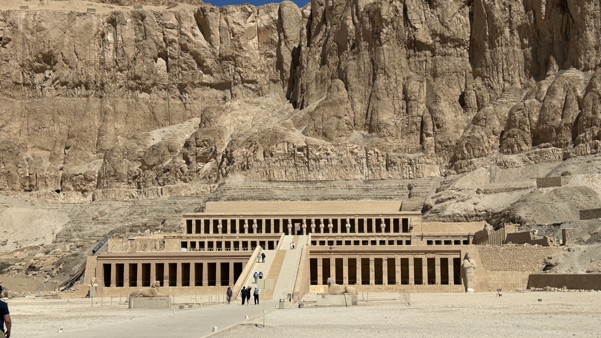 Photo of Temple of Hatshepsut.
